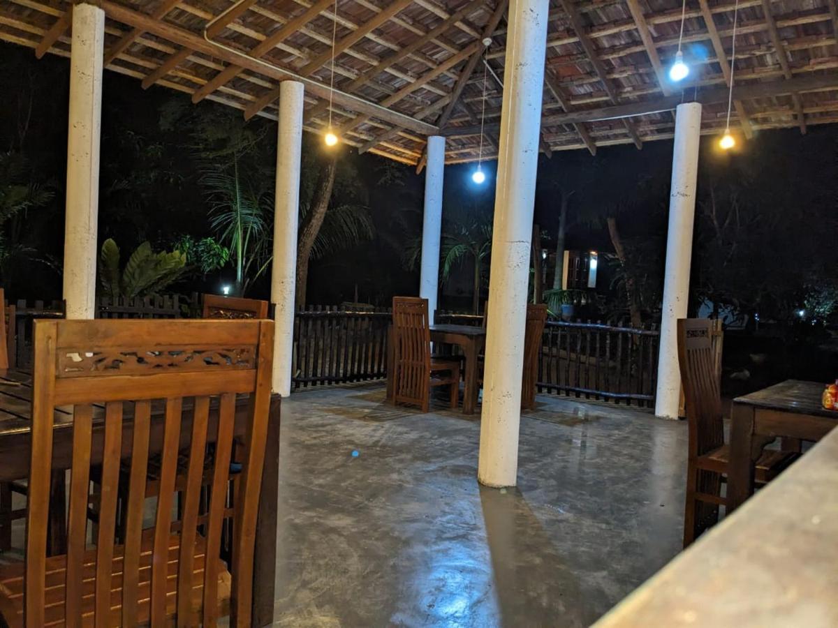 Silent Cabana And Restaurant Marakolliya, 탕갈레 외부 사진