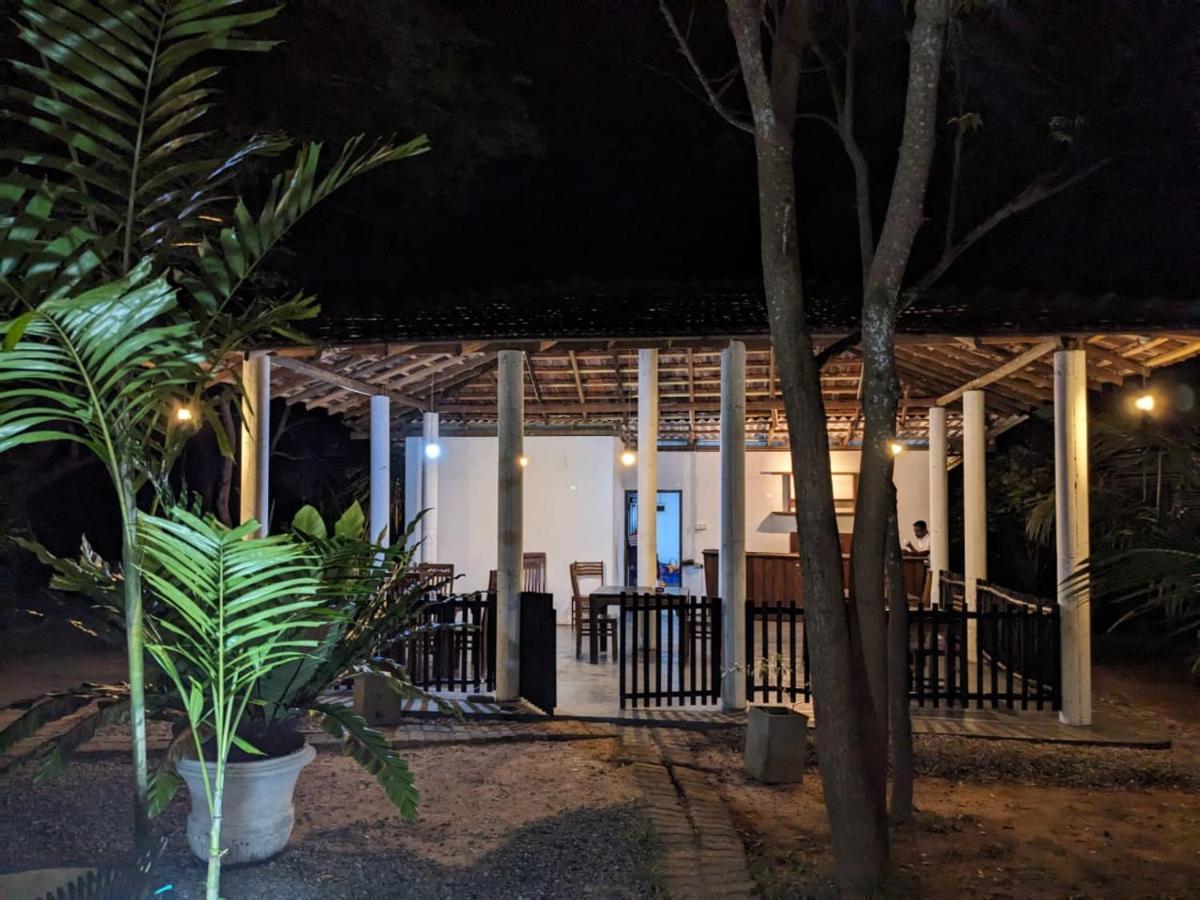 Silent Cabana And Restaurant Marakolliya, 탕갈레 외부 사진