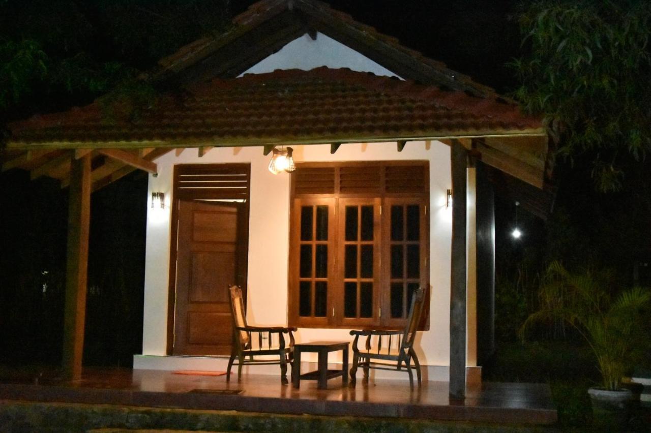 Silent Cabana And Restaurant Marakolliya, 탕갈레 외부 사진