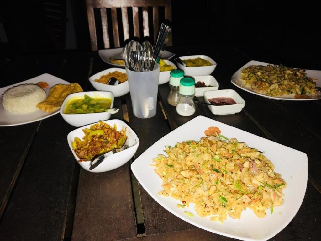 Silent Cabana And Restaurant Marakolliya, 탕갈레 외부 사진