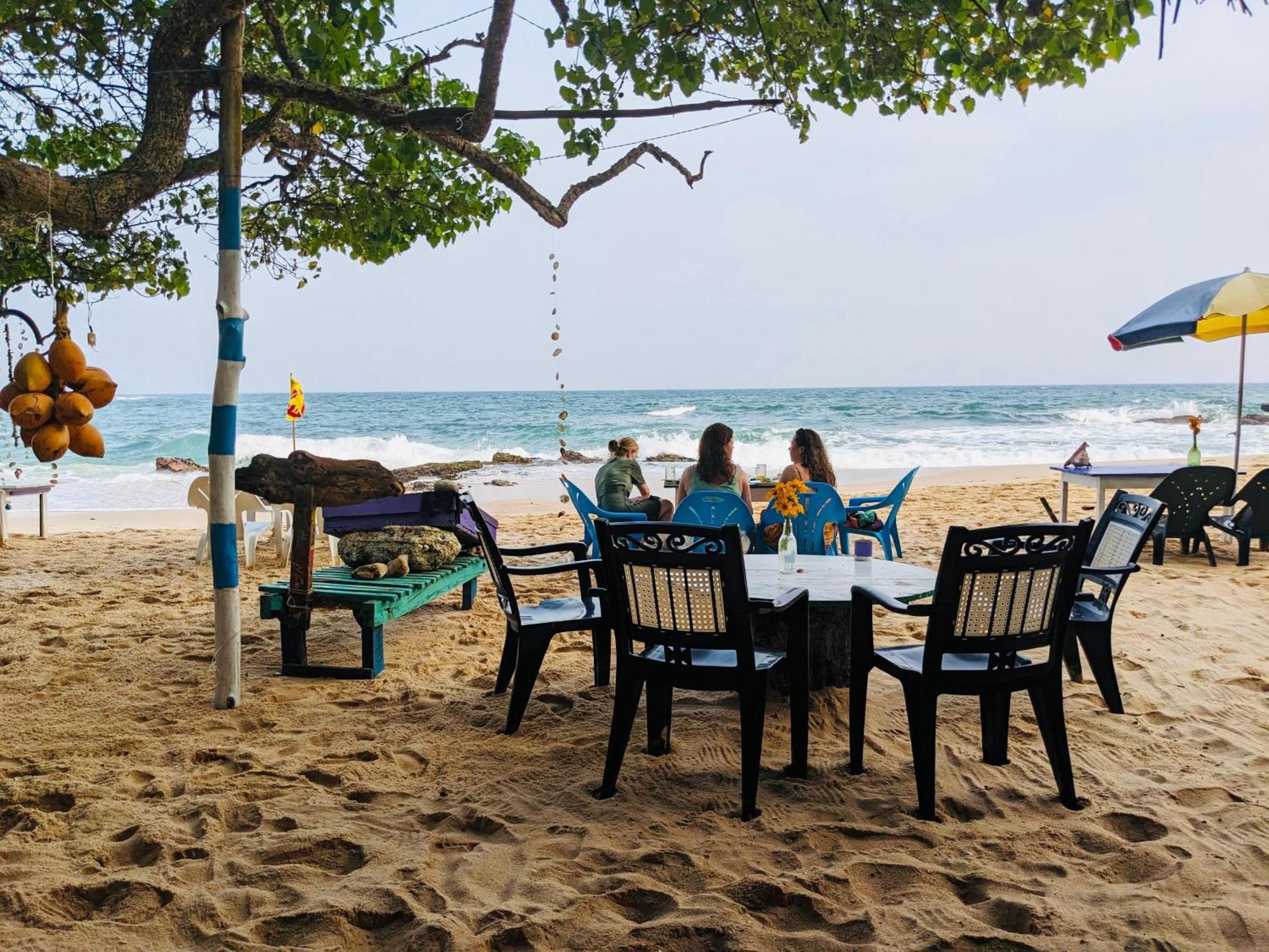 Silent Cabana And Restaurant Marakolliya, 탕갈레 외부 사진