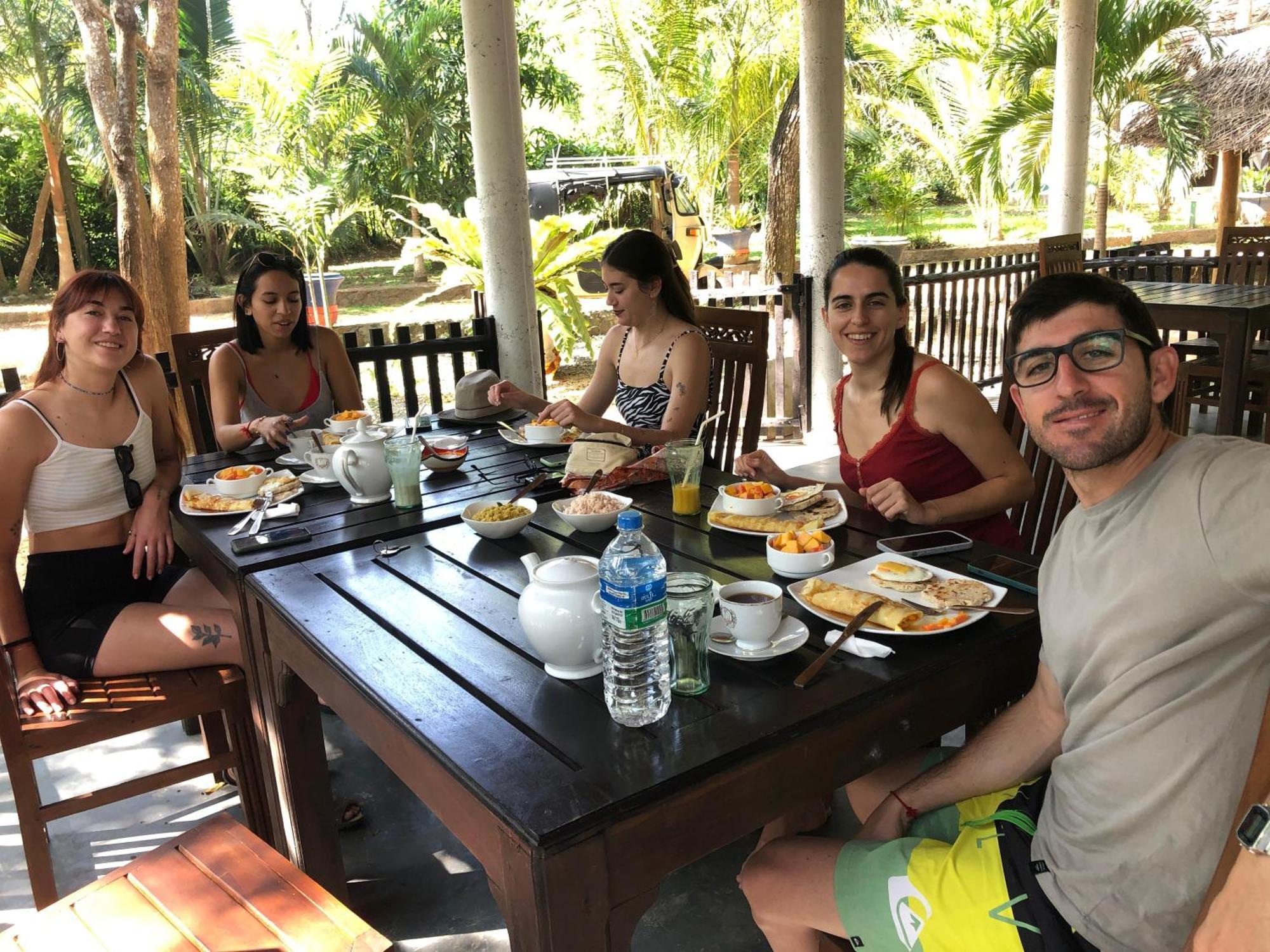Silent Cabana And Restaurant Marakolliya, 탕갈레 외부 사진