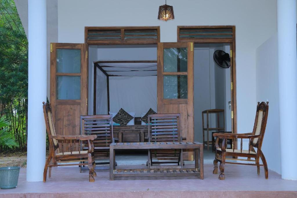 Silent Cabana And Restaurant Marakolliya, 탕갈레 외부 사진